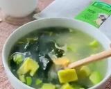 A picture of step 1 of Avocado tofu miso soup.