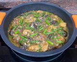Foto del paso 7 de la receta: Patatas a la importancia con morcilla de Burgos y salsa de jengibre, cerveza y limón con trigueros