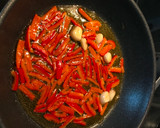 Foto del paso 3 de la receta: Calamares guisados con guarnición de arroz