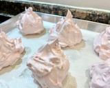 Foto del paso 6 de la receta: Merengues rosas rellenos de almendra