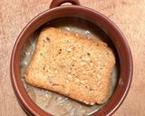 Une image de l'étape 3 de Soupe gratinée à l'oignon façon Hélène.