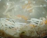 Hình bước làm 1 của món Canh mồng tơi nấm nấu tôm thịt