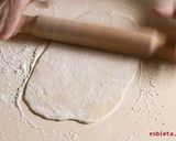Foto del paso 6 de la receta: Cinnamon Roll Cake con Glaseado Tradicional