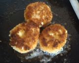 A picture of step 2 of Boiled Egg potato cutlet.