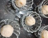 A picture of step 4 of Fruit balls.