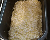 Foto del paso 3 de la receta: Pan de miel con azúcar perlado elaborado en la panificadora