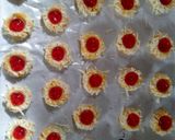 Foto langkah ke 5 dari resep Cheese Thumbprint Cookies.