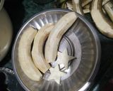 A picture of step 1 of Banana paneer stars.