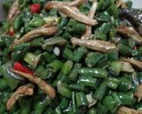 Foto langkah ke 5 dari resep Oseng kacang panjang teri asin.