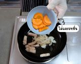 รูปขั้นตอนการทำที่ 4 ของ หมูผัดกิมจิ สูตรไม่มีโคชูจัง