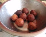 A picture of step 3 of Shakarkand ke gulab jamun.