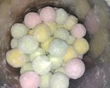 Foto langkah ke 5 dari resep Bola bola susu.