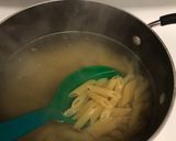 Foto langkah ke 1 dari resep Creamy Penne Pasta.