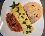 Foto del paso 8 de la receta: Omeleta de huevo con Verdolagas, tocino y salsa de tomate tatemada