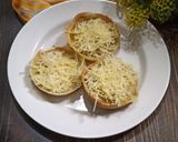 Foto langkah ke 4 dari resep Martabak mini keju.