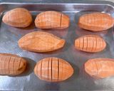 Gambar langkah 1 resipi Hasselback sweet potato.