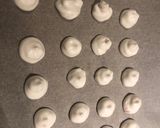 A picture of step 3 of Vegan meringue kisses.