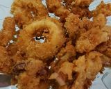Foto langkah ke 8 dari resep Cumi Goreng Tepung ala Resto Seafood.