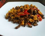 Foto langkah ke 4 dari resep Tumis kerang dan tahu.