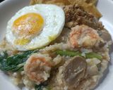 Foto langkah ke 3 dari resep Bubur Goreng Udang.