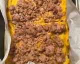 Foto del passaggio 3 della ricetta Zucca patate e salsiccia al forno