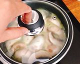 Hình bước làm 5 của món 🌱 Canh Nấm Mỡ Đậu Hủ Lá É (Vegan)