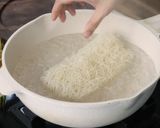 Foto langkah ke 5 dari resep Bihun Kuah Sapi Iris Devina Hermawan.