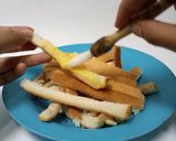 Foto langkah ke 1 dari resep Stik Manis Roti Tawar (pinggiran).