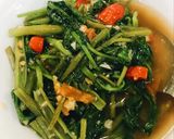 Foto langkah ke 3 dari resep Cah kangkung tomat saos tiram 🥗.