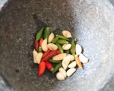 รูปขั้นตอนการทำที่ 2 ของ ปลาอินทรีย์ทอดราดยำไข่ปู