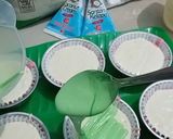 Foto langkah ke 5 dari resep Bolu Kukus Semangka.