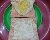 Foto langkah ke 2 dari resep Egg Melt Sandwich.