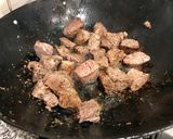 Foto del paso 2 de la receta: Guisito de carne para el invierno con chaucha, morrón, batata, zanahoria
