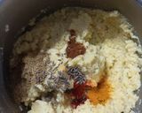 A picture of step 2 of Moong dal pakoda.
