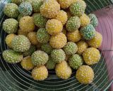 Foto langkah ke 5 dari resep Kue keciput warna warni.