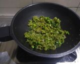 A picture of step 3 of Green peas paratha.