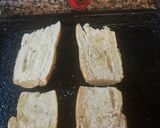 Foto del paso 2 de la receta: [RÁPIDO] Brusquetas con Pan Francés y Albahaca