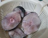 Foto langkah ke 1 dari resep Woku Ikan Tenggiri.