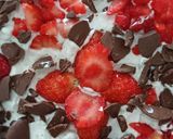 Foto do passo 9 de Bolo de chocolate com recheio de morango e chantininho