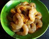 A picture of step 2 of Bhapa Chingri (Pyaaj-Roshun Diye).