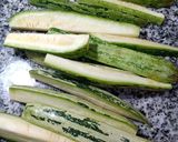 Foto del paso 1 de la receta: Bastones crocantes de zucchini al horno