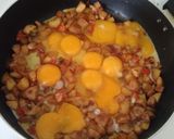 A picture of step 3 of Papas con huevo n veggies.