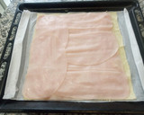 Foto del paso 7 de la receta: Hojaldre de mantequilla relleno de queso y pechuga de pavo lonchas finas