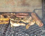 Foto del paso 1 de la receta: Asado, pollo, solomillo y chori a la parrilla 😋