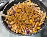 Une image de l'étape 13 de Gratin de macaronis au jambon cru, poivron jaune et emmental.