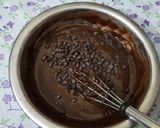 A picture of step 4 of Chocolate choco chips cake.