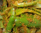A picture of step 4 of Winter Special Pickled Chilies.