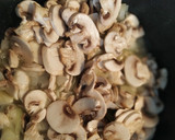 Foto del paso 2 de la receta: Espaguetis con salsa de champiñones y nueces