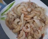 A picture of step 4 of Veggie prawn sauce.