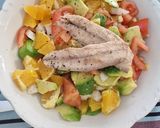 Foto del paso 1 de la receta: Ensalada de tomates, aguacate y naranjas con melva